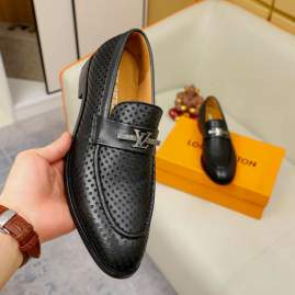 Picture of Louis Vuitton Shoes _SKULVsz38-44066313722
